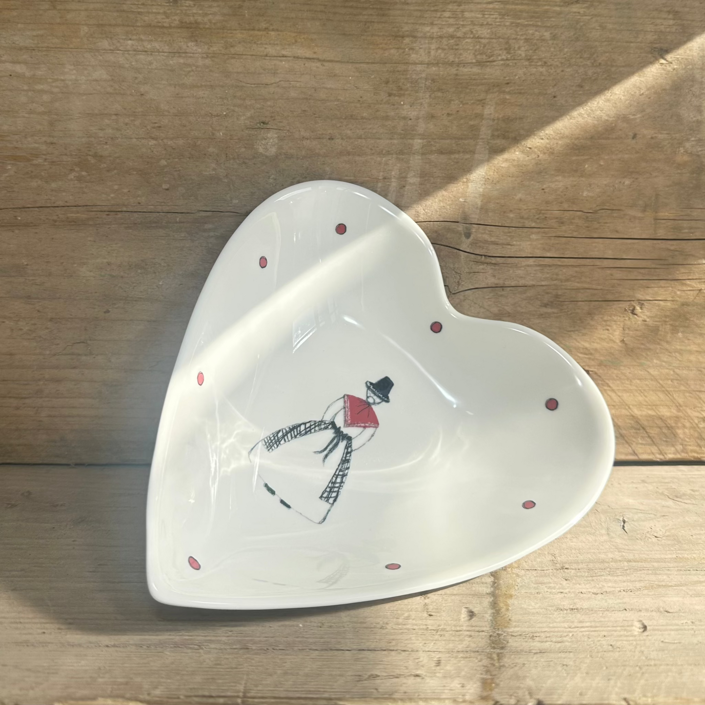Dilys Heart Bowl