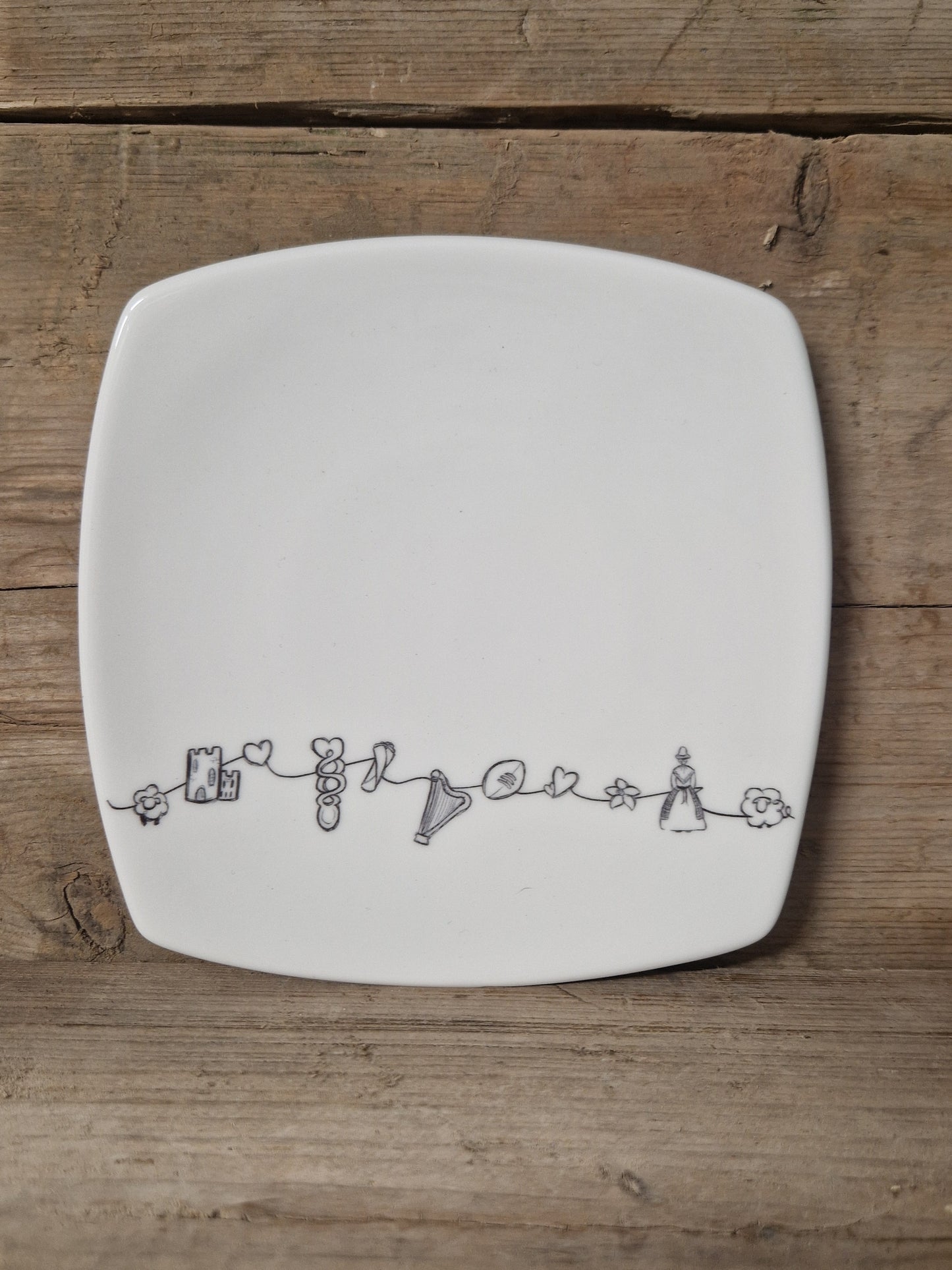 Welsh Charms Dinner Set