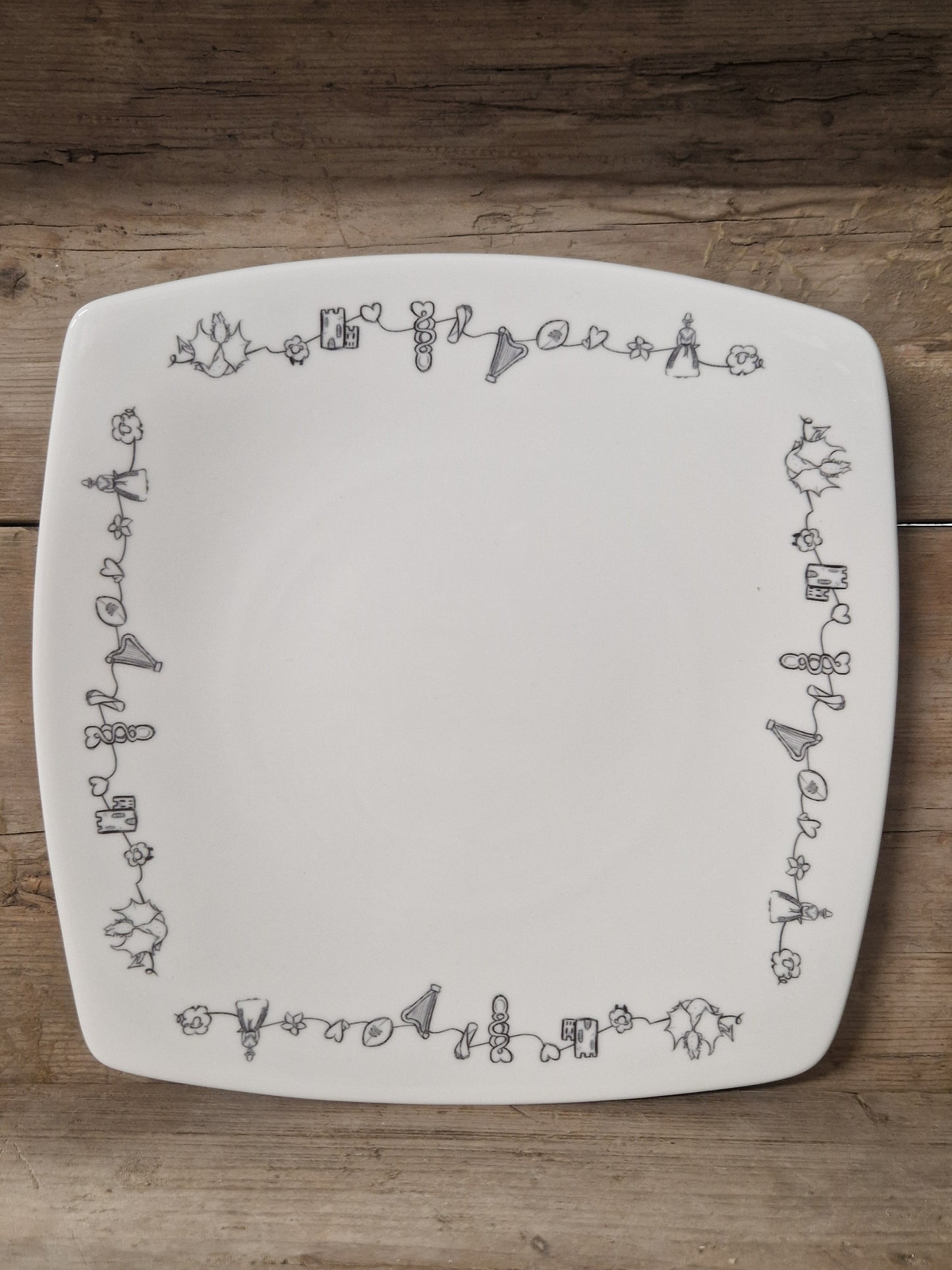 Welsh Charms Dinner Set